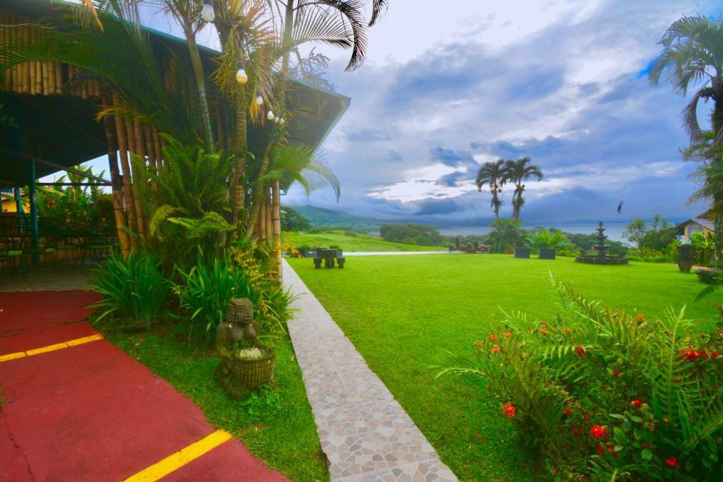 Hotel La Mansion Inn Arenal Нуэво-Ареналь Экстерьер фото