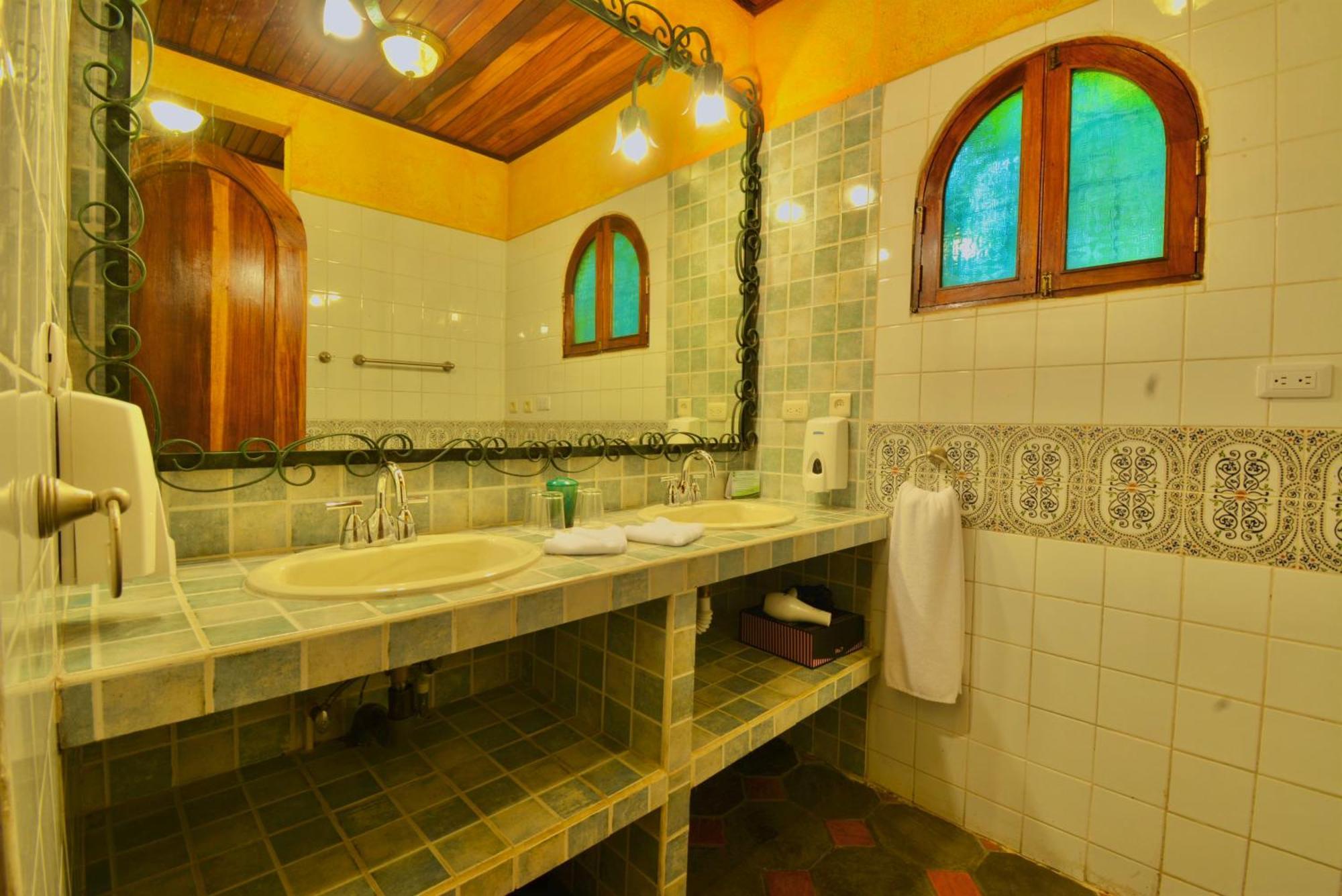 Hotel La Mansion Inn Arenal Нуэво-Ареналь Экстерьер фото