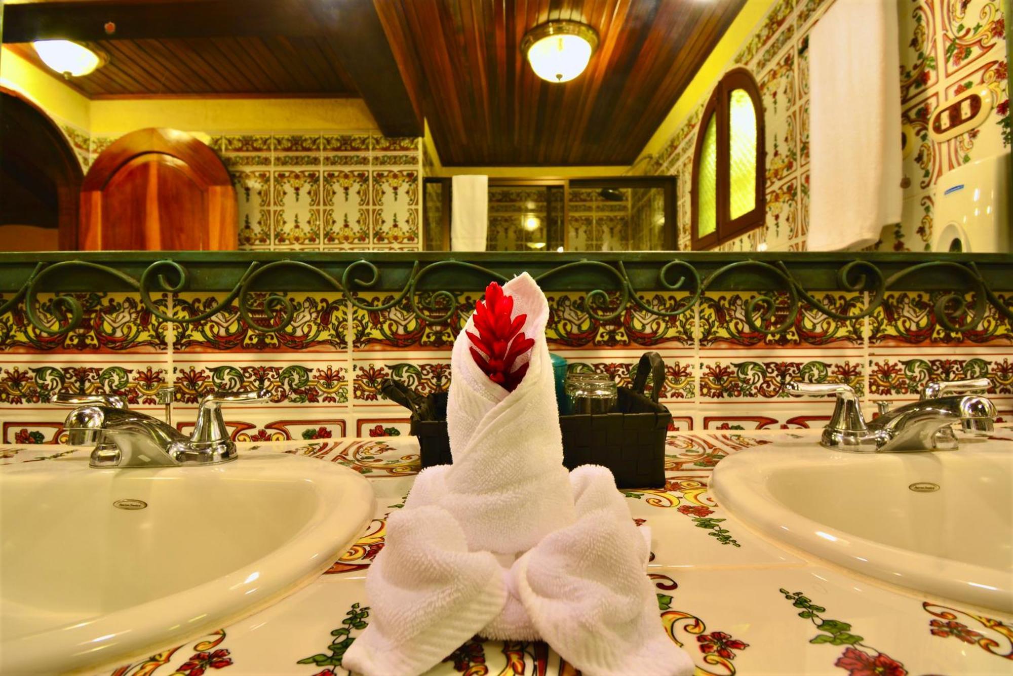 Hotel La Mansion Inn Arenal Нуэво-Ареналь Экстерьер фото